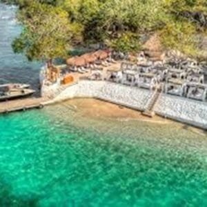 Bora Bora Beach Club Area Club