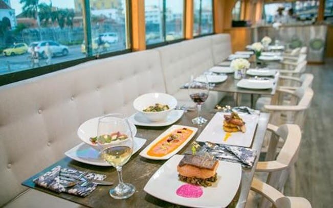 Cena Premium experencia en barco sibarita