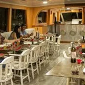 Cena Cuatro Tiempos- Experiencia En Barco Sibarita Master